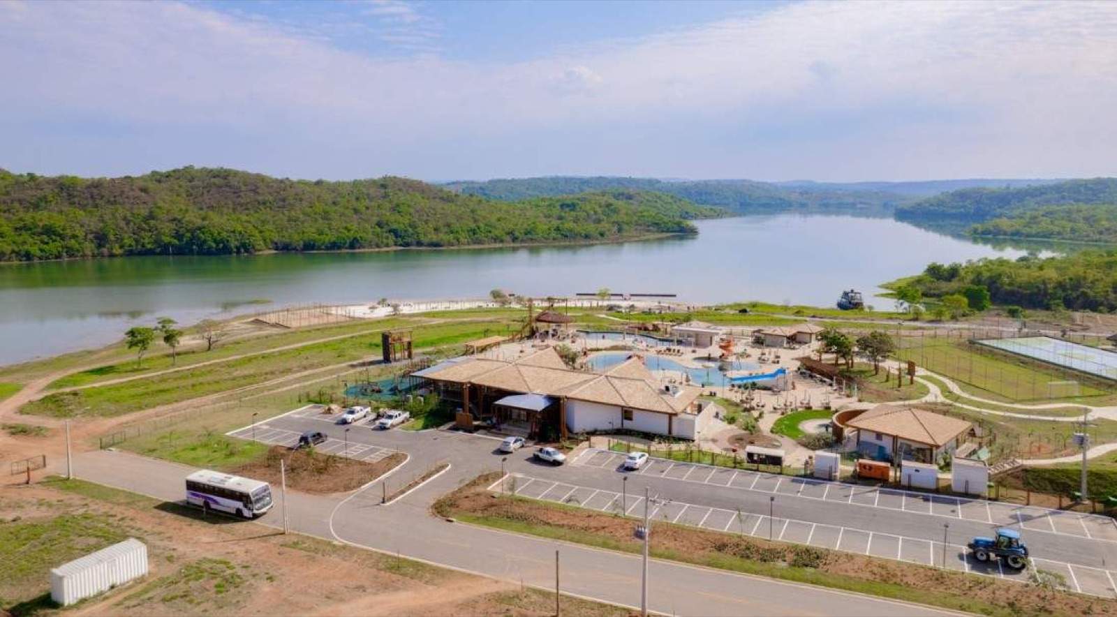 Escarpas Eco Parque, condomínio de lotes com marina e clube de lazer