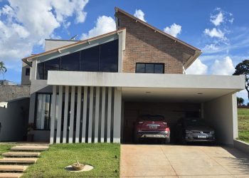 2128de0e ea81 4a4a b2c8 609e23353574