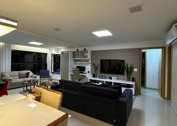 7b8f27f5 cd5c 46e1 b15d 8997a5a07ed5