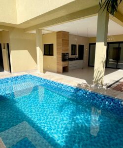 8cfe7b5c 86b1 4a85 9ff4 ae69bb86fe13 1