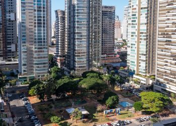 casa brasileira vista da varanda